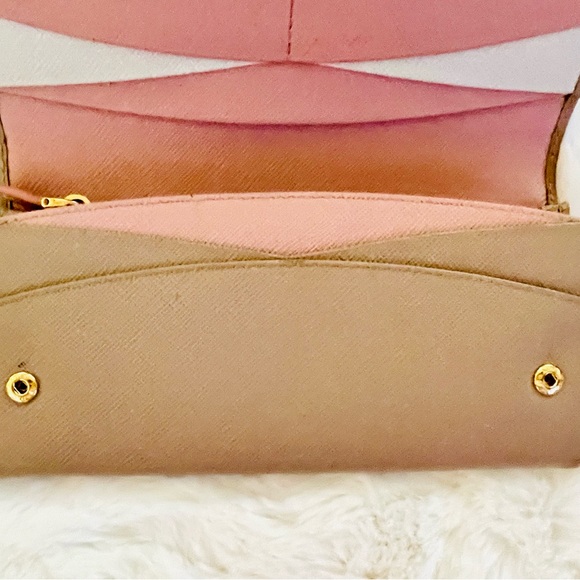 Prada Wallet - Picture 7 of 10